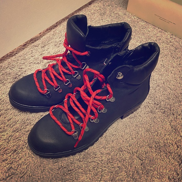 Black booties from Steve Madden - Picture 1 of 8